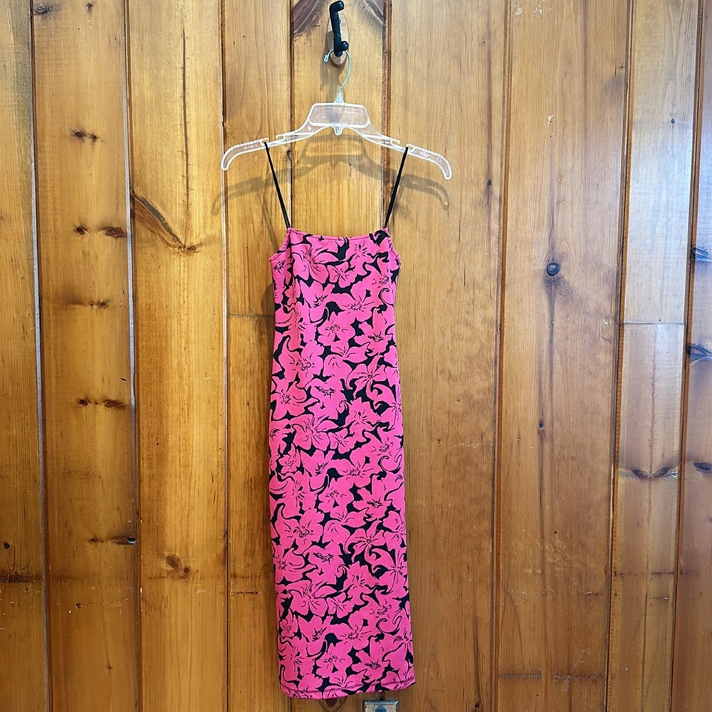 Zara NWT Women’s Pink and Black Floral Dress Size S - great for Valentine’s Day